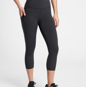 Athleta ultimate stash pocket capri